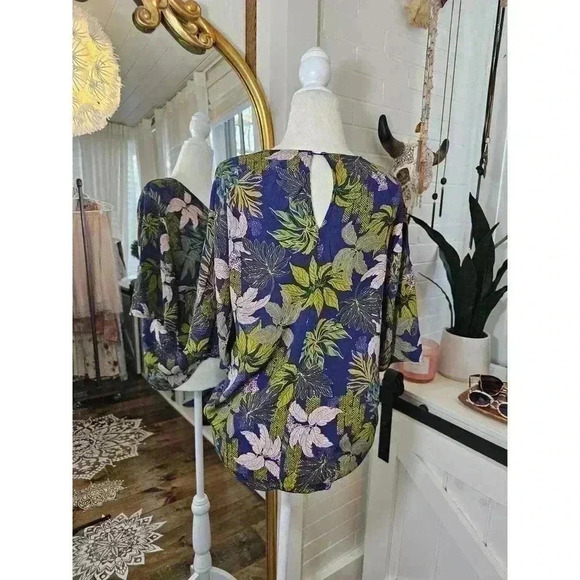 Lost + Wander Women's Size M Blue Flowered Blouse - Picture 2 of 7
